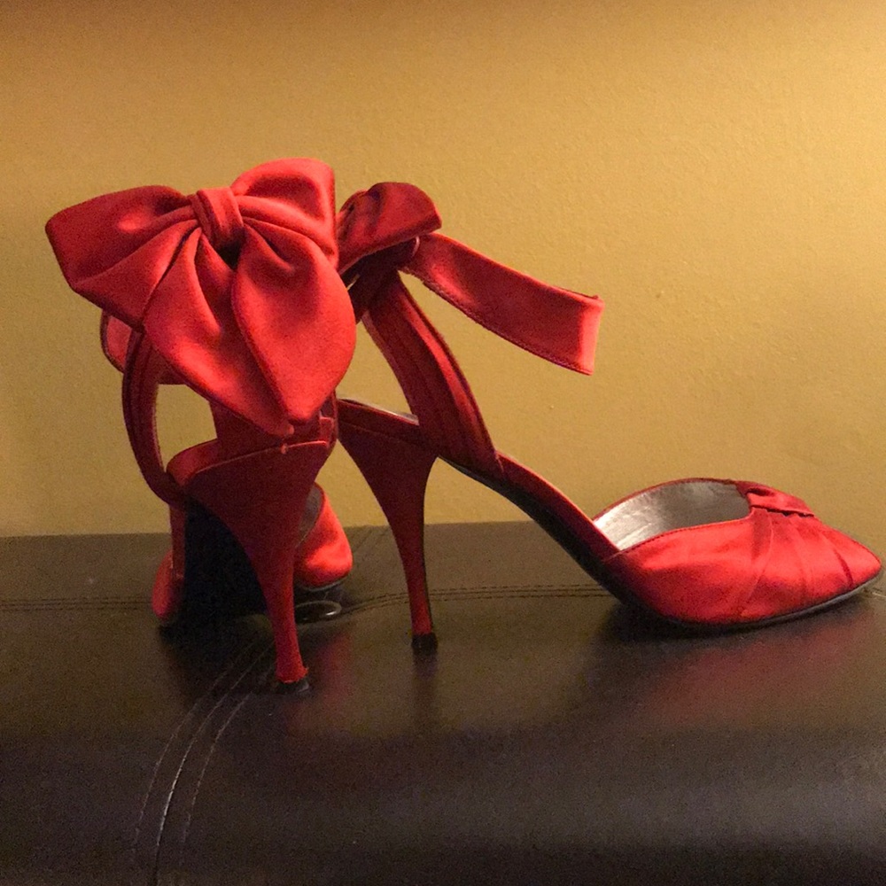 Beautiful red satin bow tie Stuart Weitzman heels